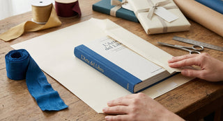 Come incartare un libro senza che la carta scivoli sul dorso