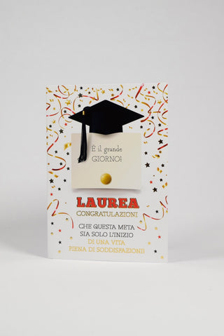 fronte biglietto auguri laurea con tocco