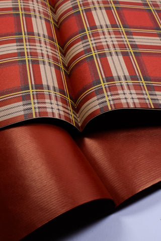 Carta regalo tartan scozzese rosso classico e kraft - Set 4 fogli