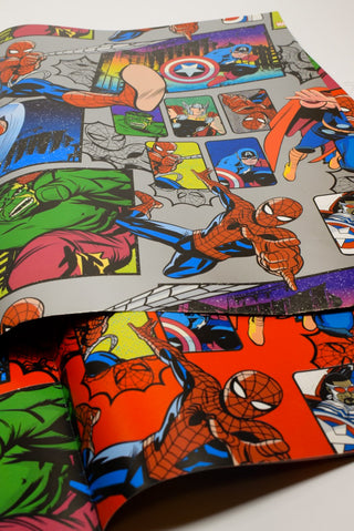 carta regalo avengers spider-man rossa e argento