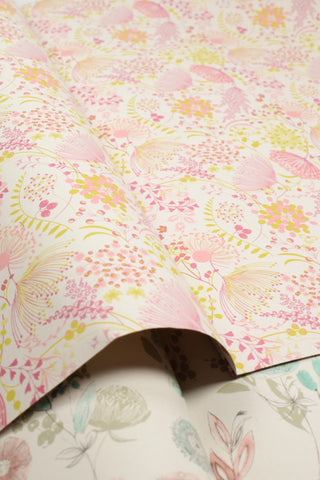 carta regalo floreale rosa e bianca