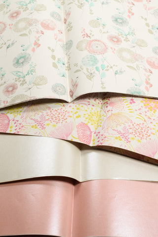 carta regalo perlage rosa e beige. Carta regalo fantasia floreale